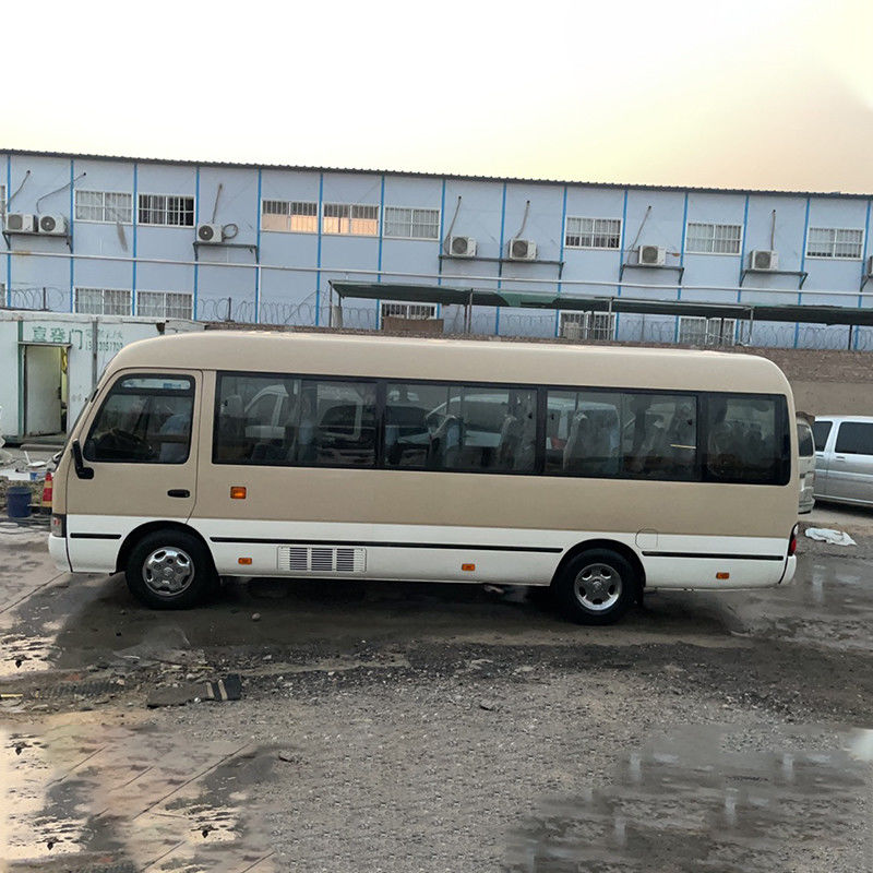 Espaçoso e confortável 30 lugares Toyota Coaster ônibus Em boas condições LHD Diesel usado