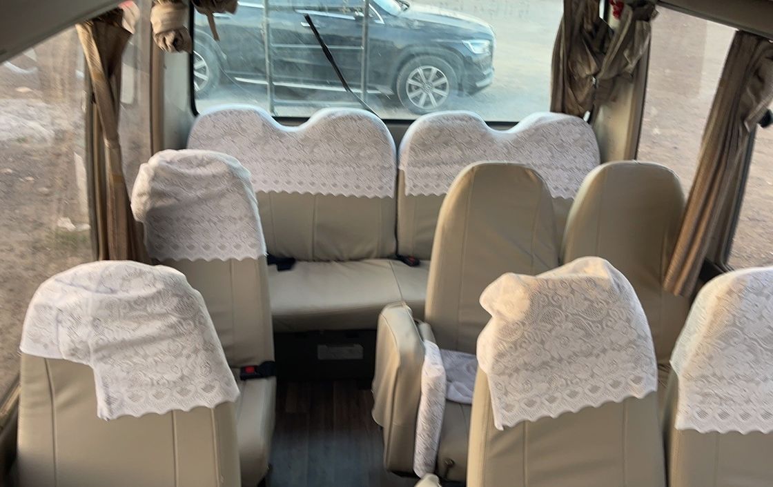 Usado Diesel 30 lugares Toyota Coaster ônibus Em bom estado LHD 7.00R16 Pneus G.V.W 5900 kg