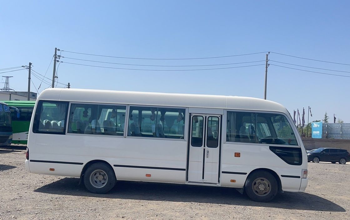 Autocarro Toyota Coaster usado com emissões EURO 3 e transmissão manual em bom estado
