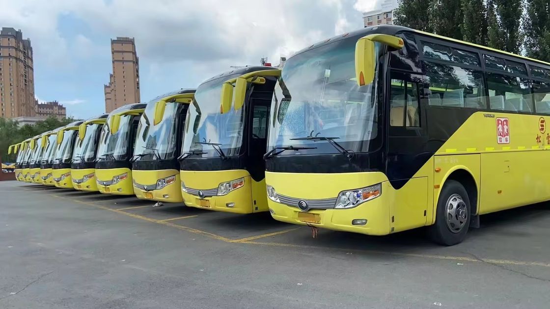 O ônibus YUOTONG, com padrão de emissões Euro 3, com configuração de 2 lugares e autocarros de luxo de 60 lugares