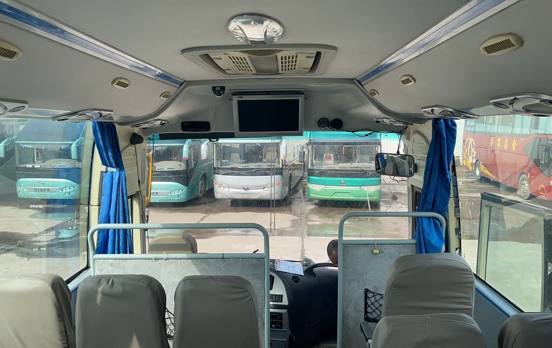 Autobuses de passageiros de luxo de 51 lugares com motores traseiros espaçosos e confortáveis