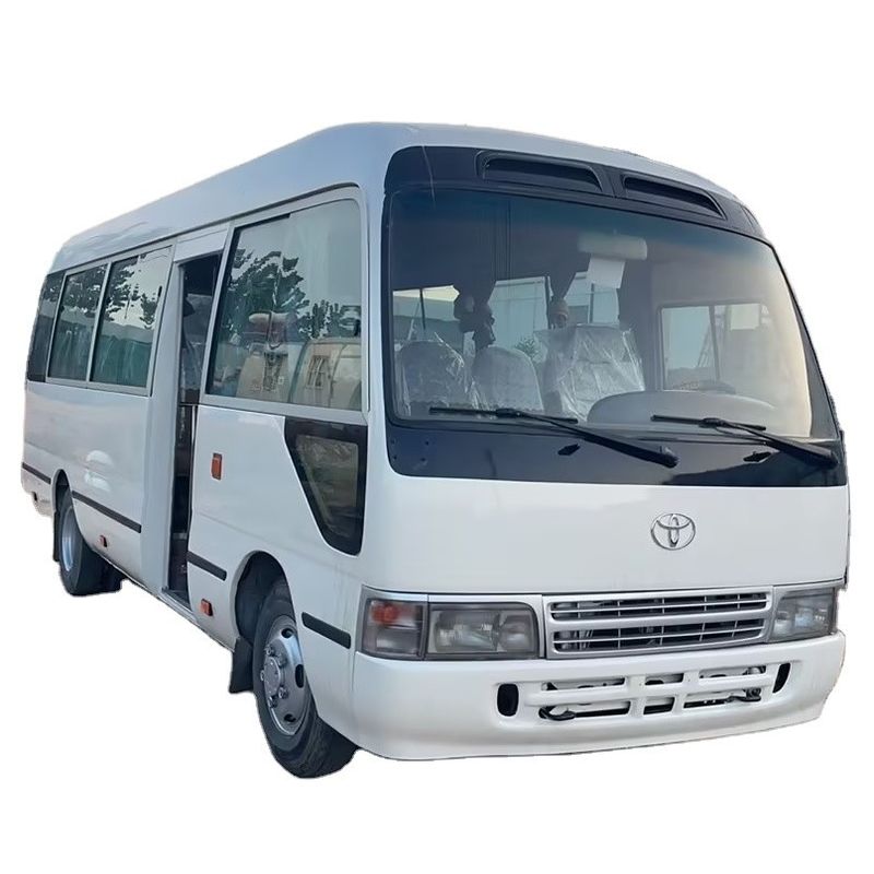 Autocarro Toyota Coaster de 30 lugares em excelente estado com capacidade de motor diesel de 6-8L
