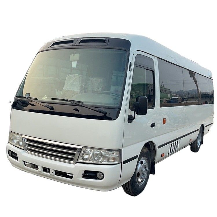 Autocarro usado Toyota 15BT com 30 lugares e potência máxima 113/5200kw em boas condições