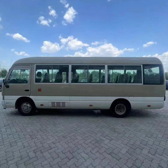 Transmissão manual Tipo 30 assentos Toyota Coaster Bus com 7005 * 2040 * 2785mm Tamanho