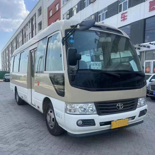 2023 Modelo de Bensina Toyota Coaster Bus 30 lugares Capacidade do motor 4L 7005*2040*2785mm