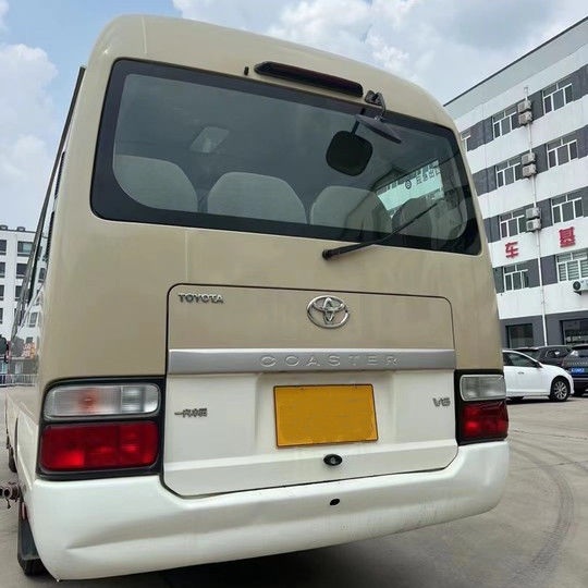 2023 Modelo de Bensina Toyota Coaster Bus 30 lugares Capacidade do motor 4L 7005*2040*2785mm