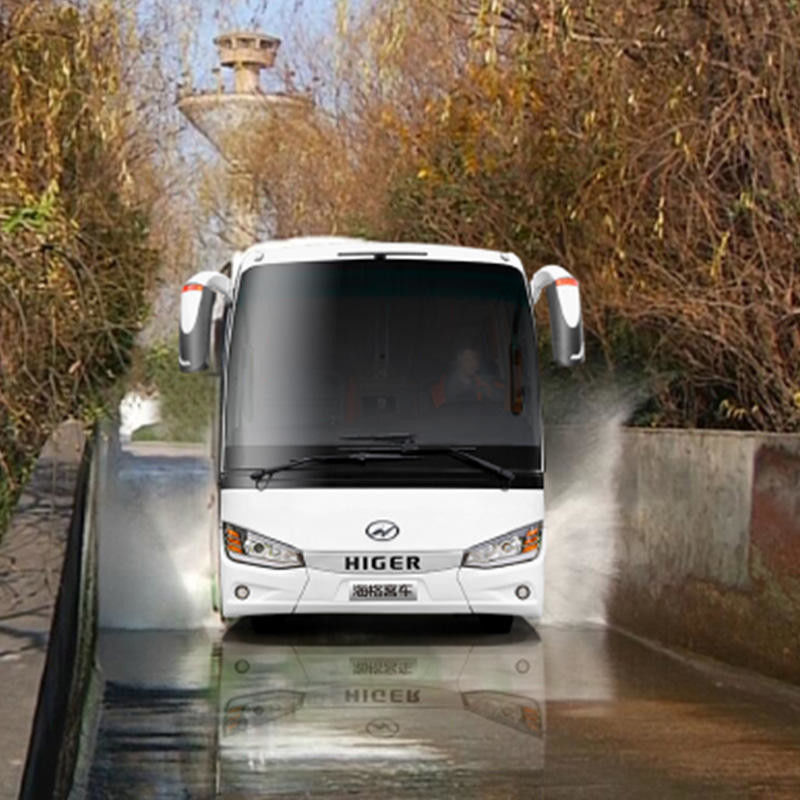 Automóvel de luxo com transmissão manual 50 lugares Diesel Tourist Coach Bus com G.V.W 18000kg