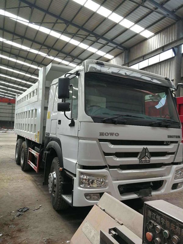 Sinotruck usado Howo 10 Roda 25 Tonelada Meter 20 Cubo Caminhão de descarga Euro 3 Manual AC