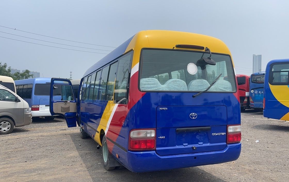 Minibus diesel Toyo Ta Coaster de 30 lugares com design de luxo e eficiência de combustível