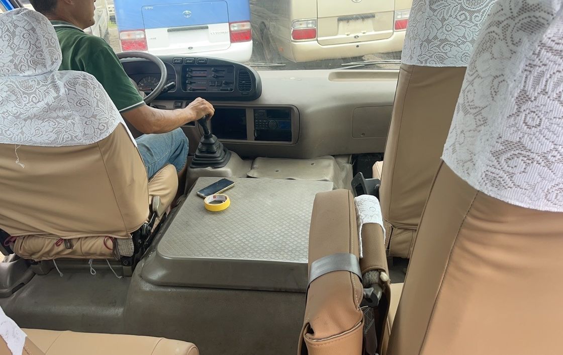 Minibus diesel Toyo Ta Coaster de 30 lugares com design de luxo e eficiência de combustível