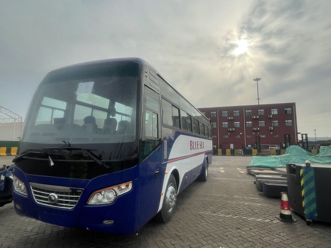 Ônibus de autocarro LHD de 10m 45 lugares ZK6102D com 8,4L de deslocamento e posição de direção LHD