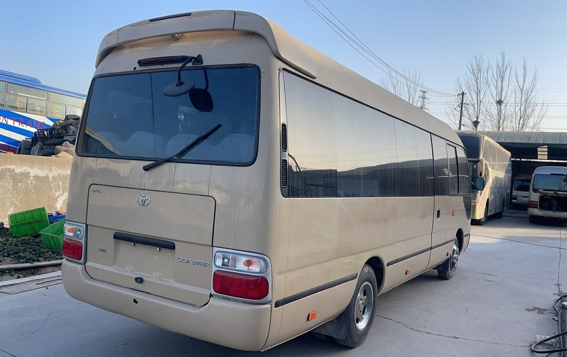 Japão Toyo ta Coaster Ônibus LHD de 30 lugares com caixa de velocidades DF5S410 e velocidade máxima 91 110 km/h