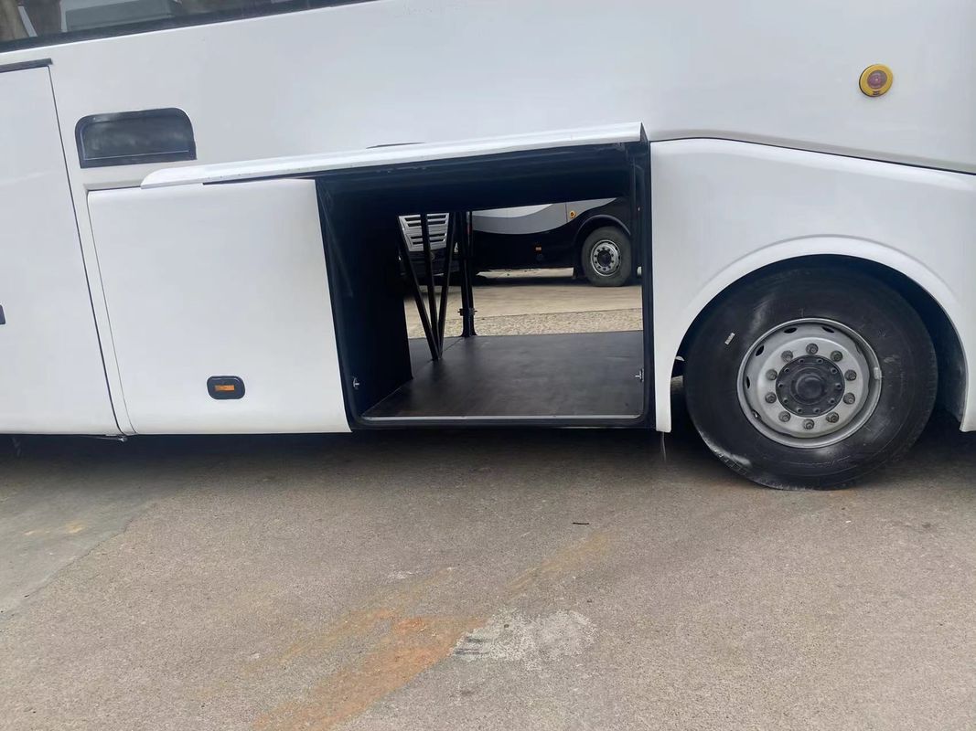 Transmissão manual Diesel Tipo de combustível Autocarro usado ZK6122 12m 47 lugares com banheiro