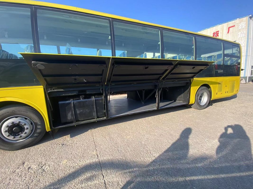 Autobús usado de 65 lugares ZK6121 de 12 metros com cilindrada de 8,4 litros e volante esquerdo