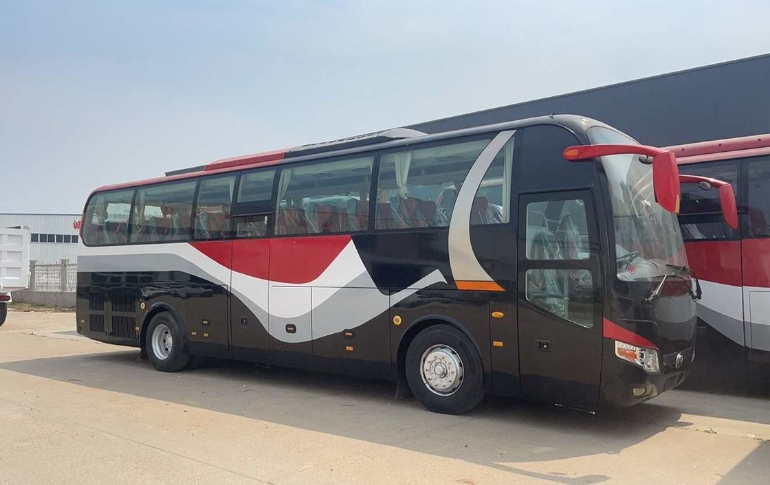Encontre o seu autocarro perfeito de 47 lugares com motor traseiro e baixa quilometragem de 56000 km em nosso