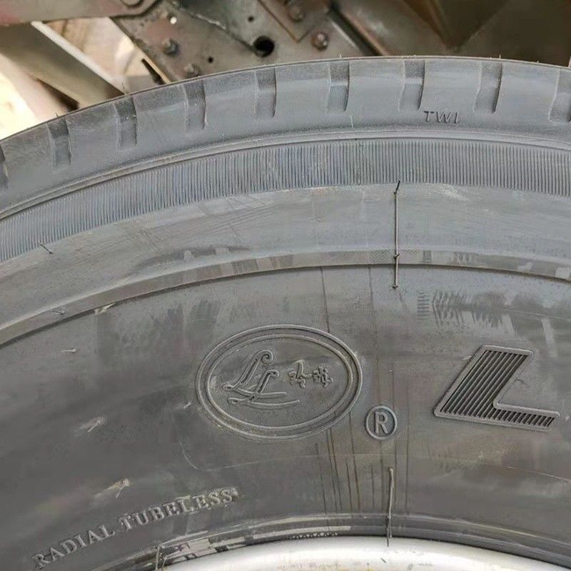 Sistema Multimídia Nenhuma Cor Branca HOWO 6x4 371hp 30 toneladas caminhão de remoção com caixa 25CBM
