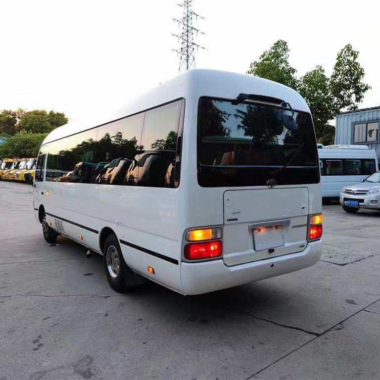 Potência máxima 113/5200kw Toyota Minibus Motor a gasolina e diesel 29 lugares Usado ônibus de montanha-russa
