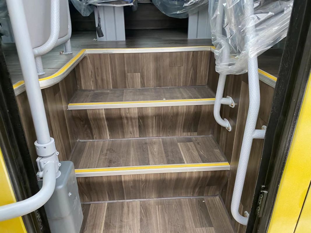 Suspensão aérea 65 lugares Usado chinês RHD Luxury Coach Bus Nice Renovado 2017-2019