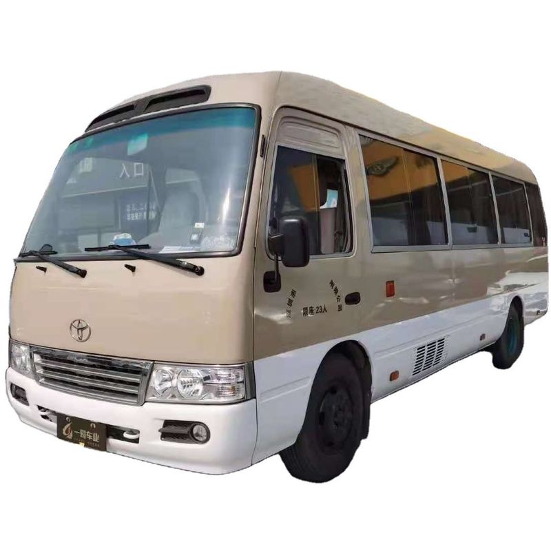 Autocarro Toyota Coaster Diesel de 30 lugares com transmissão manual e velocidade máxima de 120 km/h