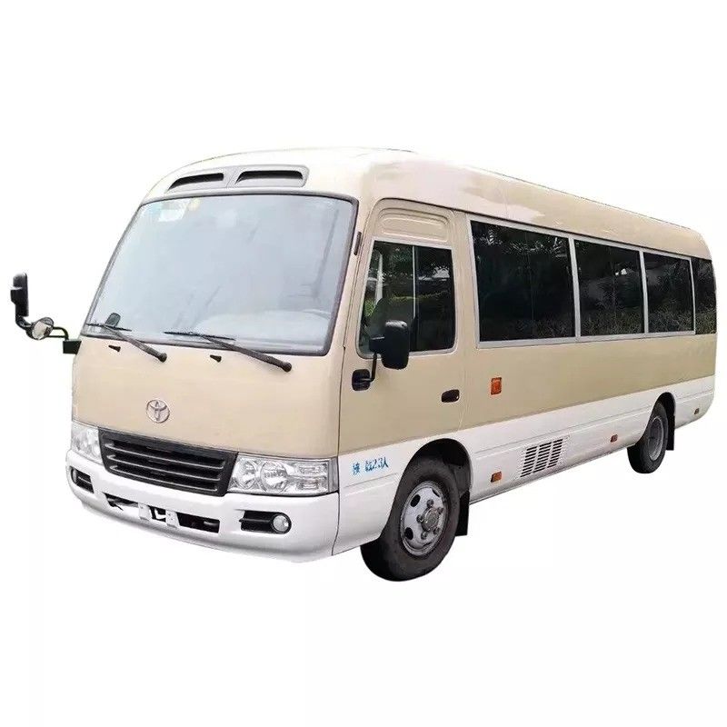 Autocarro Toyota Coaster em boas condições com pneus 7.00R16 e base de rodas de 3935 mm