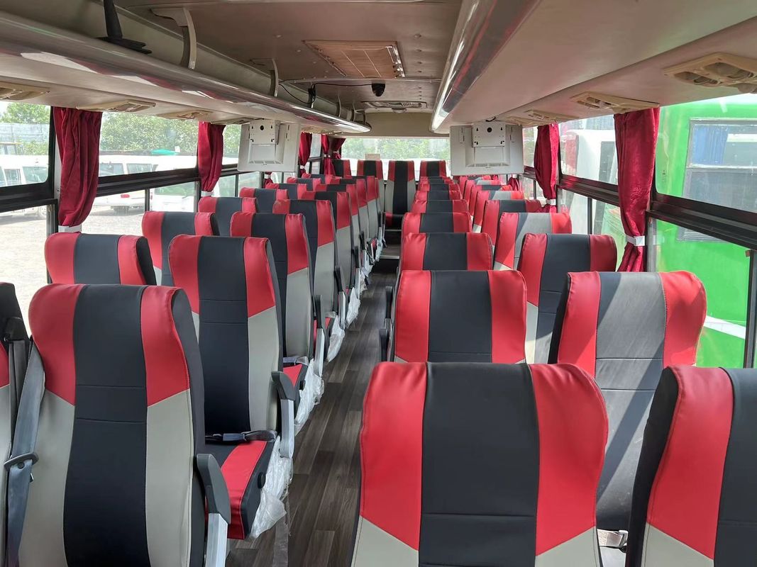 57 lugares Yu Tong Usado ônibus de autocarro RHD no Uganda Ideal para viagens longas e viagens de luxo