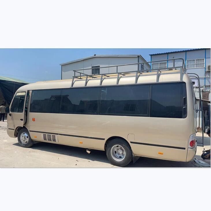 30 lugares TOYOTA Coaster Bus com 4 cilindros em linha motor e em excelente estado