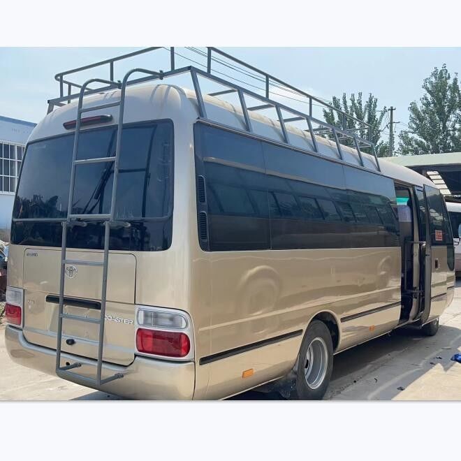 30 lugares TOYOTA Coaster Bus com 4 cilindros em linha motor e em excelente estado