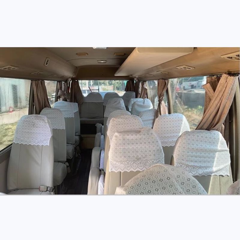 30 lugares TOYOTA Coaster Bus com 4 cilindros em linha motor e em excelente estado