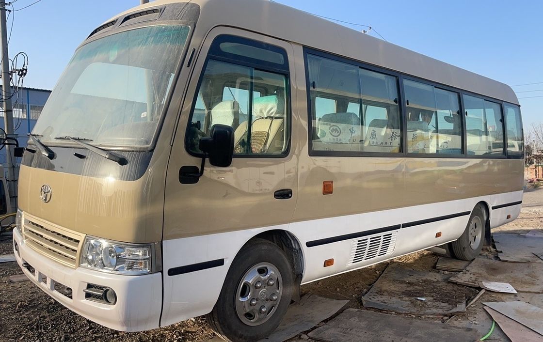 Autocarro de passageiros Toyota Coaster de 30 lugares usado com ar condicionado para o mercado da África