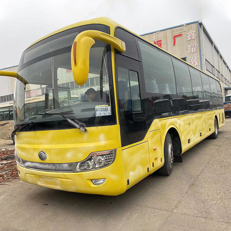 Autobus turístico de luxo de 70 lugares com direção esquerda com emissões Euro 3 e características opcionais