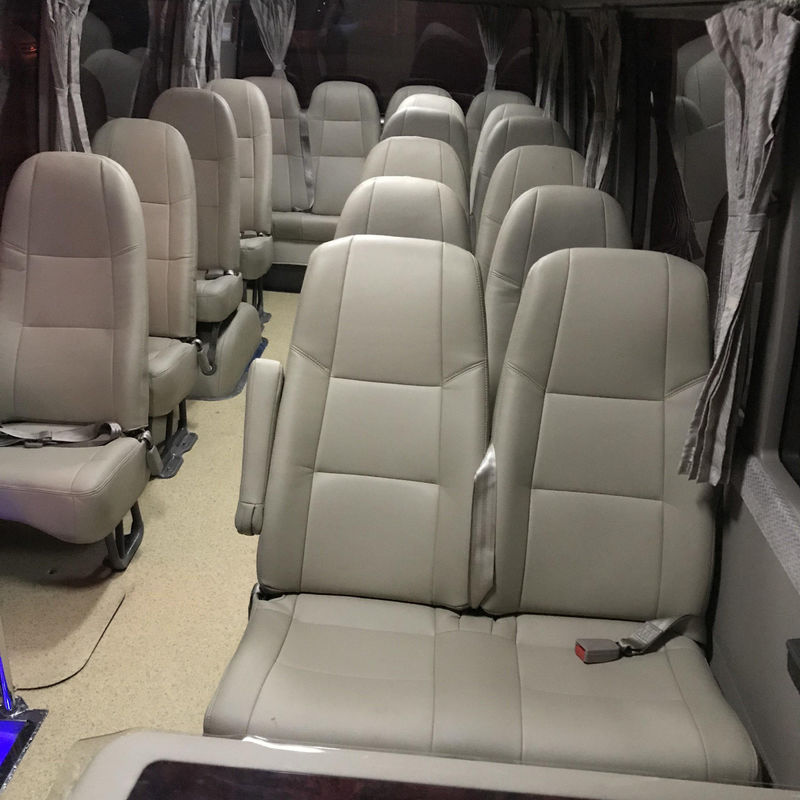 28 assentos Toyo ta Coaster ônibus de passageiros para o requisito do cliente Excelente design