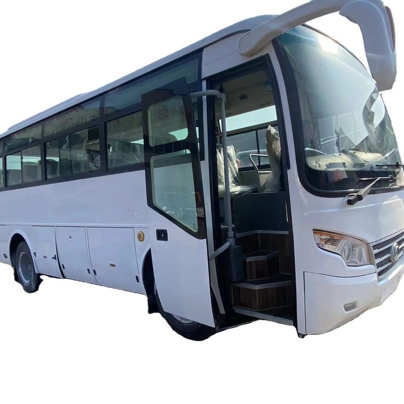 Autocarro com motor diesel com tipo de combustível diesel e velocidade máxima 111 130 km/h