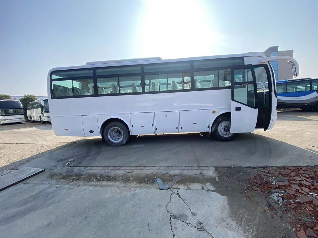 Autocarro com motor diesel com tipo de combustível diesel e velocidade máxima 111 130 km/h