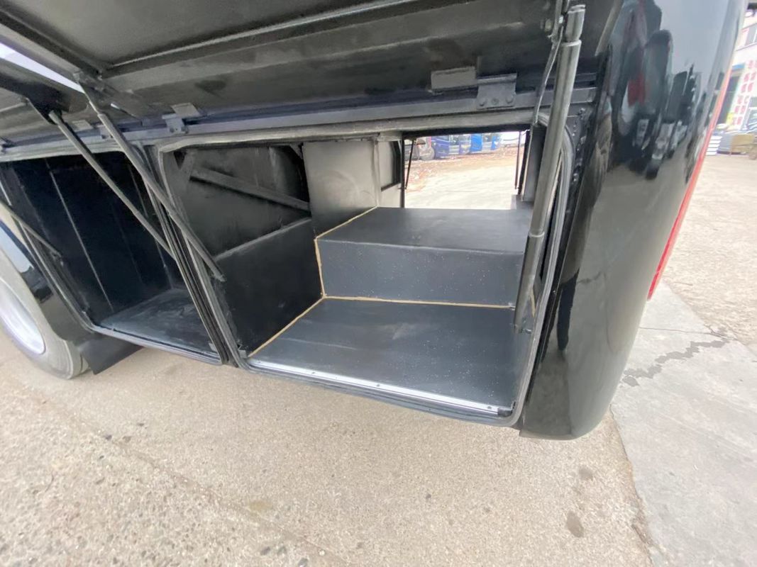Autocarro de passageiros diesel 57 usado com transmissão manual e em boas condições