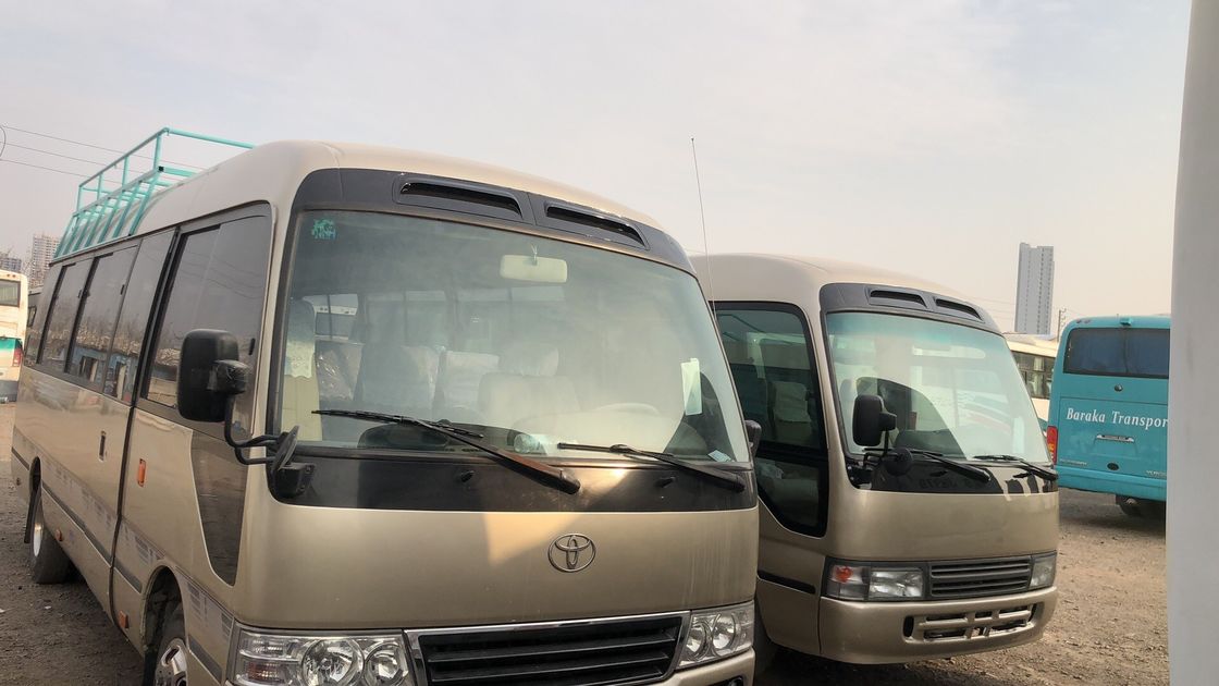 Autocarro Diesel Toyo ta Coaster Euro 3 de emissões acessíveis e em bom estado