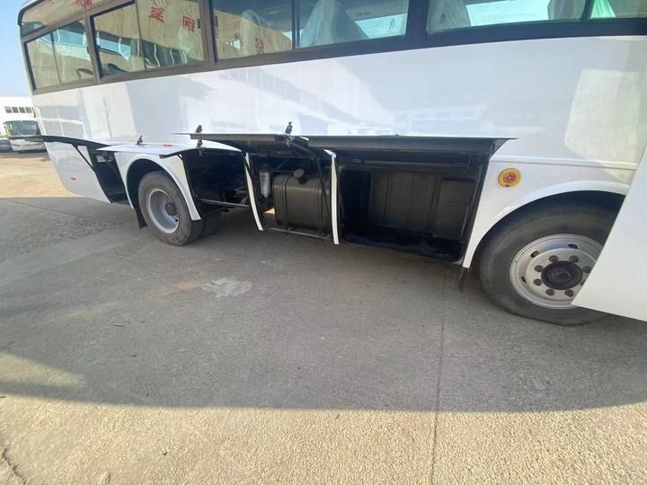 Autobus de turismo de luxo de 35 lugares em conformidade com a norma de emissões Euro 2