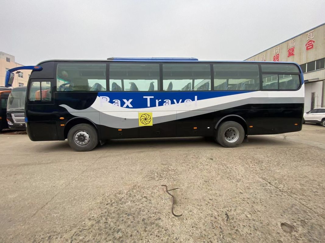 Autocarro turístico de luxo com capacidade de motor de 4 a 6 litros, equipado com ar-condicionado de 57 lugares