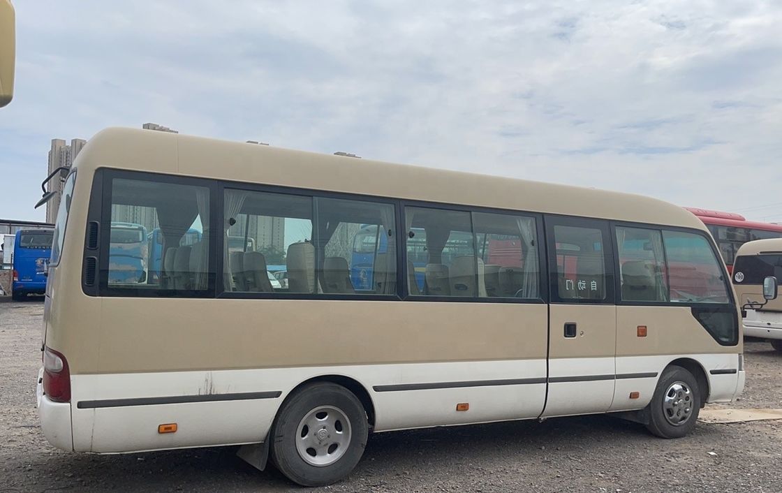 Usado Toyo Ta Coaster Ônibus de 30 lugares com capacidade de motor de 6-8L e potência máxima de 113/5200kw