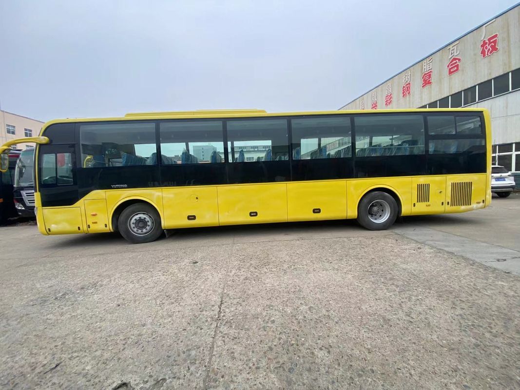 Autobus de luxo usado de 70 lugares com tipo de combustível diesel e capacidade de motor de 6 8L