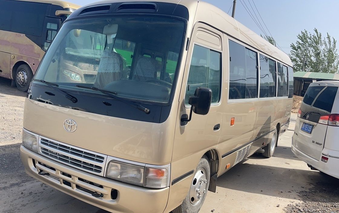 7m Toyota Coaster Bus 30 lugares Massa total máxima 5400kg 16/10 Ângulo de aproximação/departada