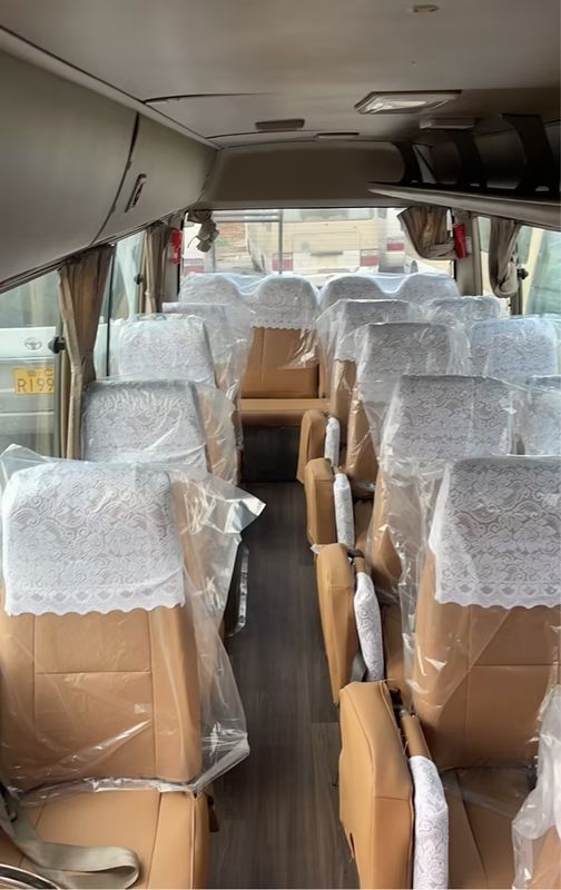 Em bom estado, autocarro usado de 30 lugares com transmissão manual