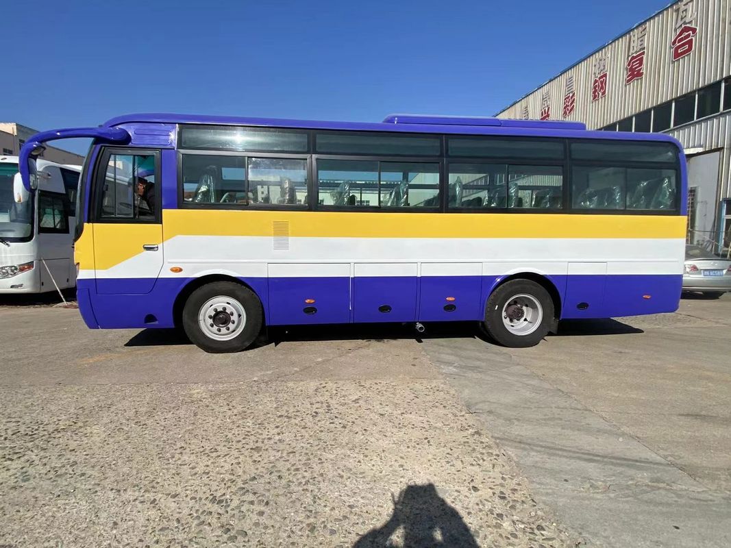 45 lugares Youtong Tour Coach Bus com banheiro e transmissão manual a bons preços
