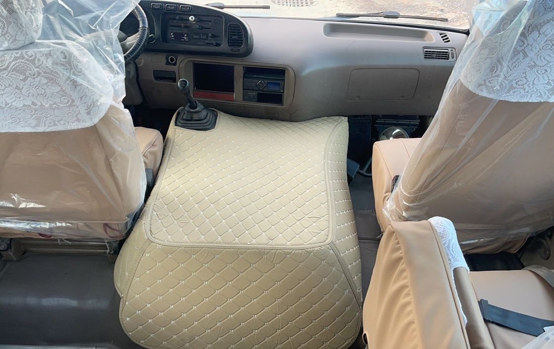 Requisito do cliente 2019 Toyota Coaster Bus com capacidade de 25 lugares e diesel LHD