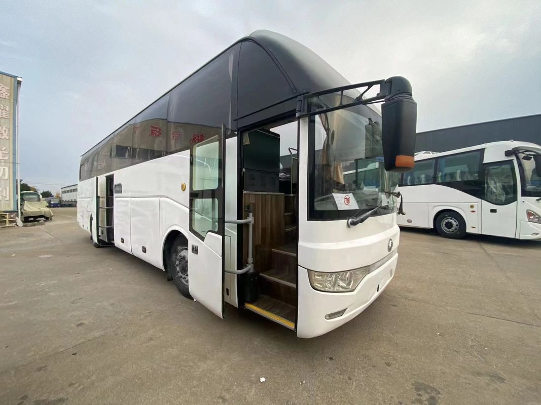 Põe as mãos num autocarro de 6122 50-65 lugares com casa de banho Peso 18000kg