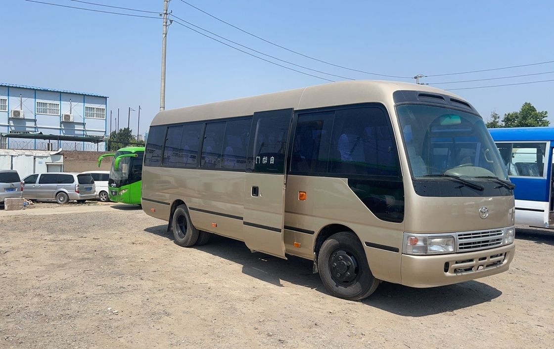 Usado Toyota Coaster 2020 Diesel LHD Bus Euro 3 Padrão de Emissão 9.00R20 Pneus 25 lugares