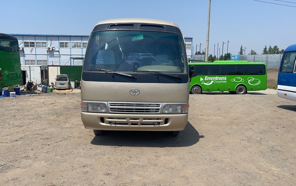 Usado Toyota Coaster 2020 Diesel LHD Bus Euro 3 Padrão de Emissão 9.00R20 Pneus 25 lugares