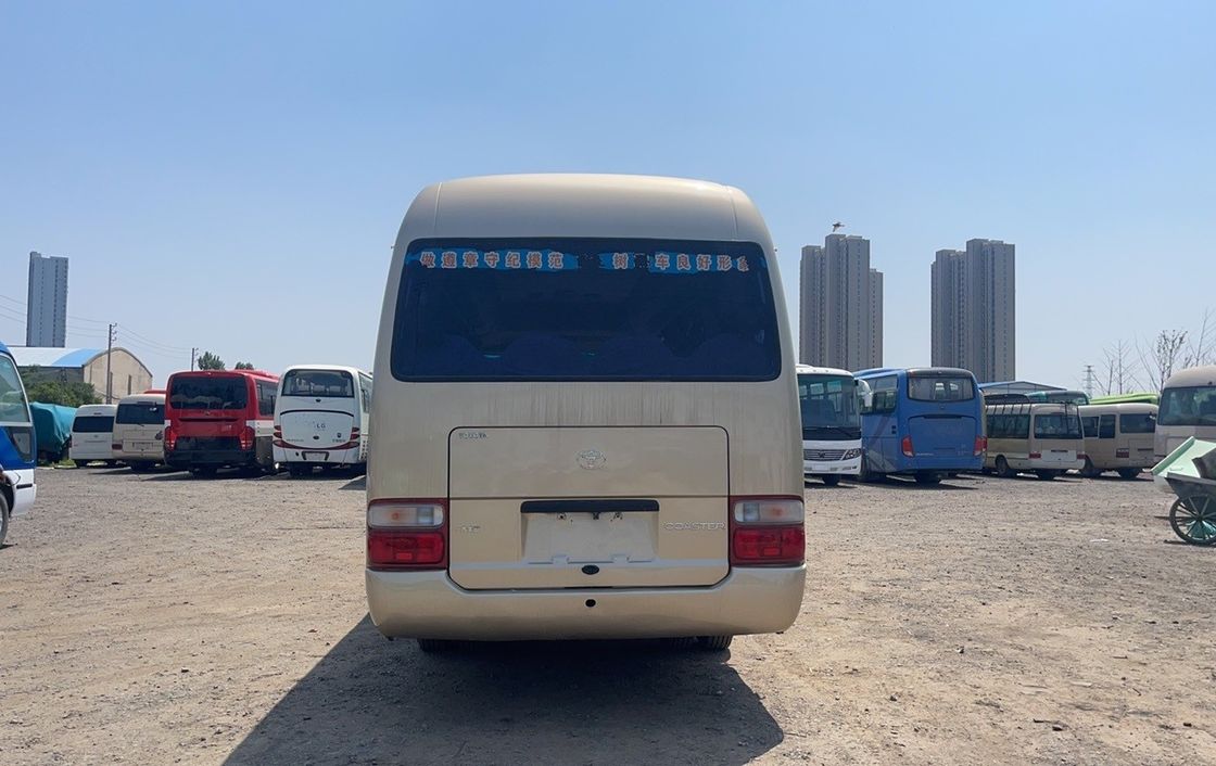 Usado Toyota Coaster 2020 Diesel LHD Bus Euro 3 Padrão de Emissão 9.00R20 Pneus 25 lugares
