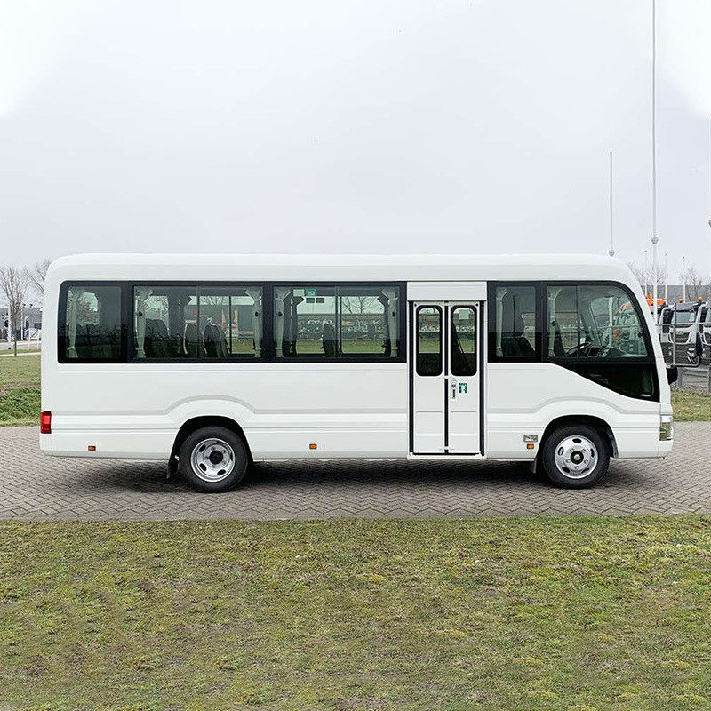 30 lugares Autobuses usados com motor diesel e volume do compartimento de bagagem de 2,7 m3