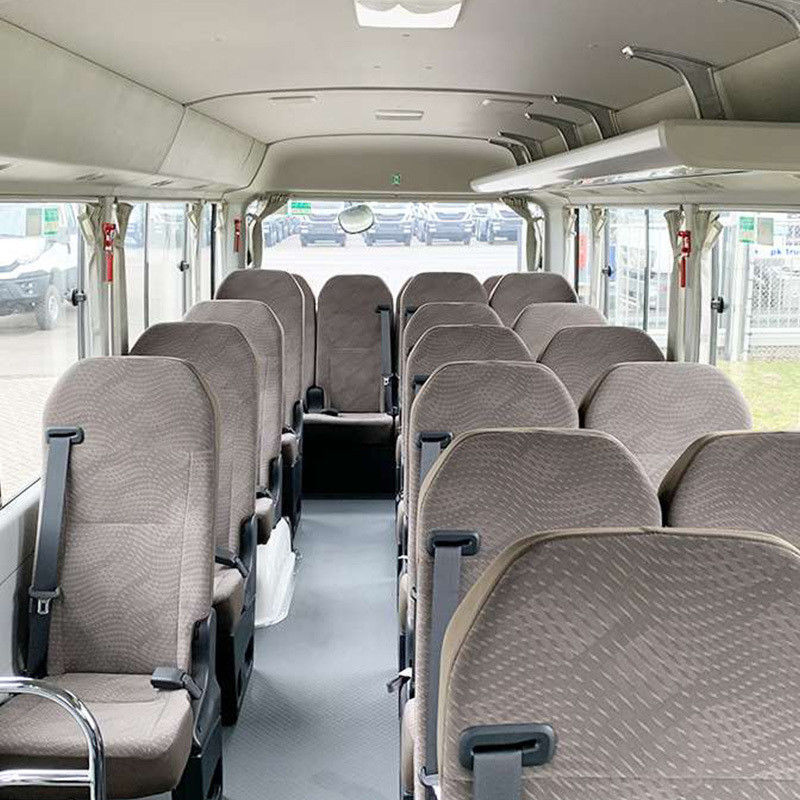 30 lugares Autobuses usados com motor diesel e volume do compartimento de bagagem de 2,7 m3