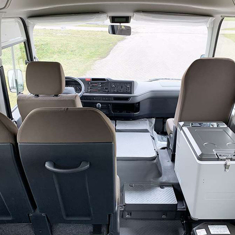 30 lugares Autobuses usados com motor diesel e volume do compartimento de bagagem de 2,7 m3